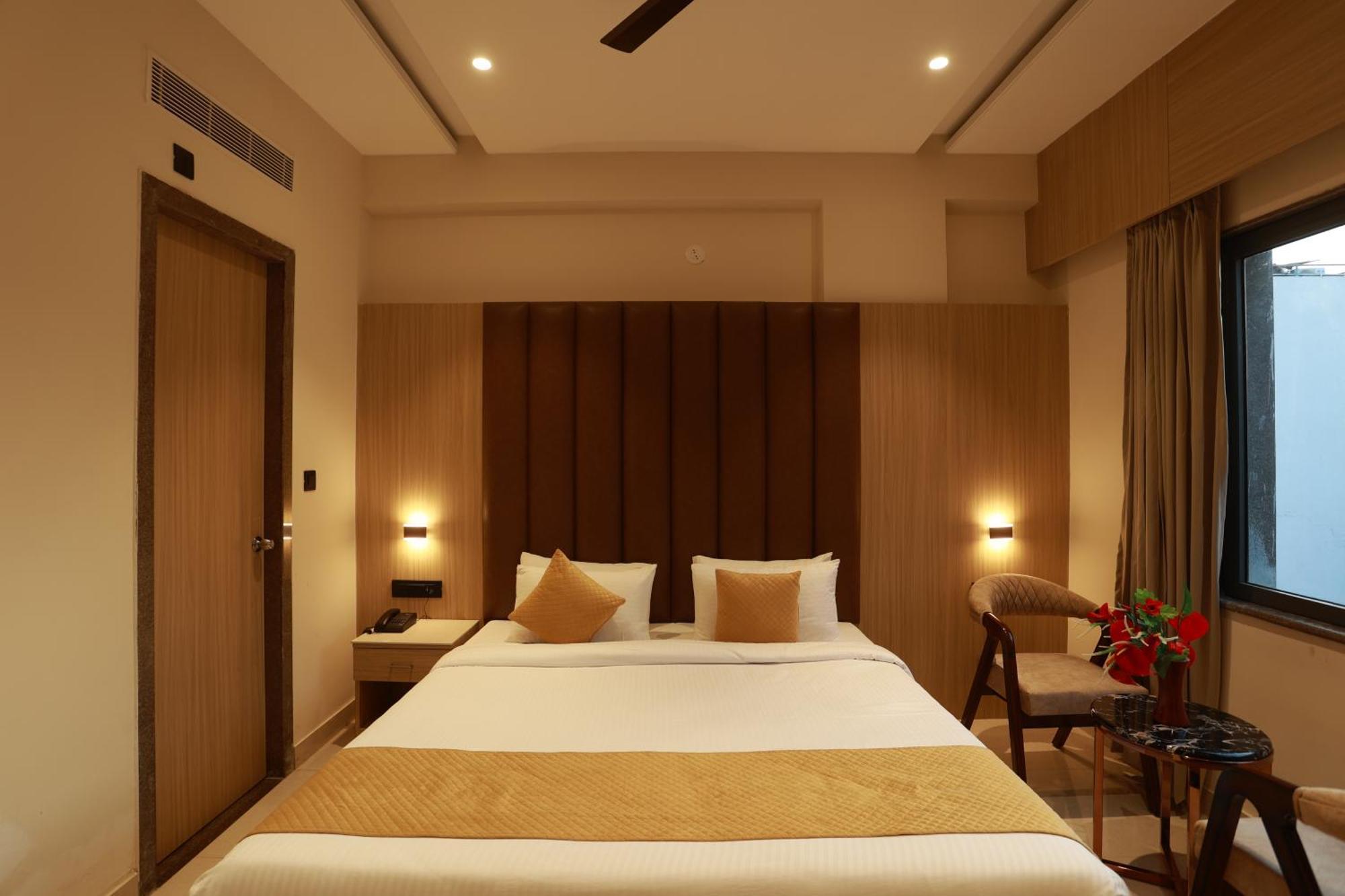 אודייפור Hotel Taviral Regency מראה חיצוני תמונה