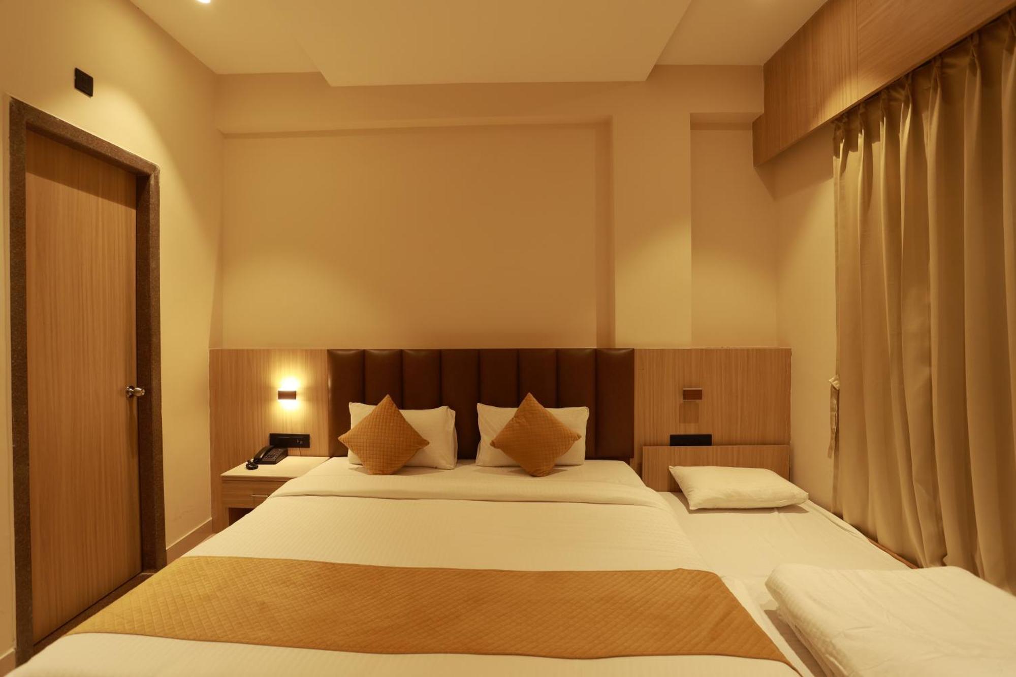 אודייפור Hotel Taviral Regency מראה חיצוני תמונה