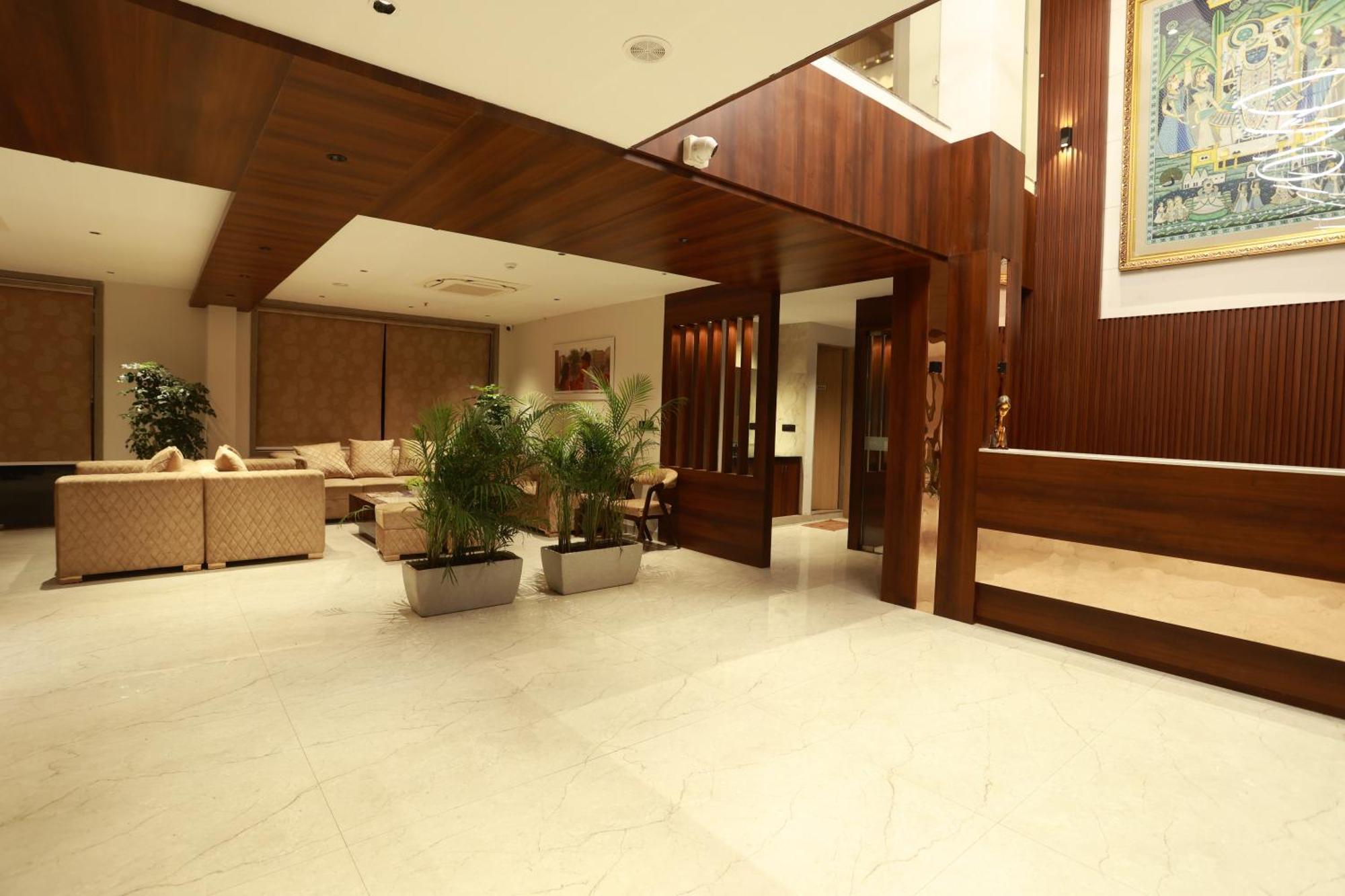 אודייפור Hotel Taviral Regency מראה חיצוני תמונה