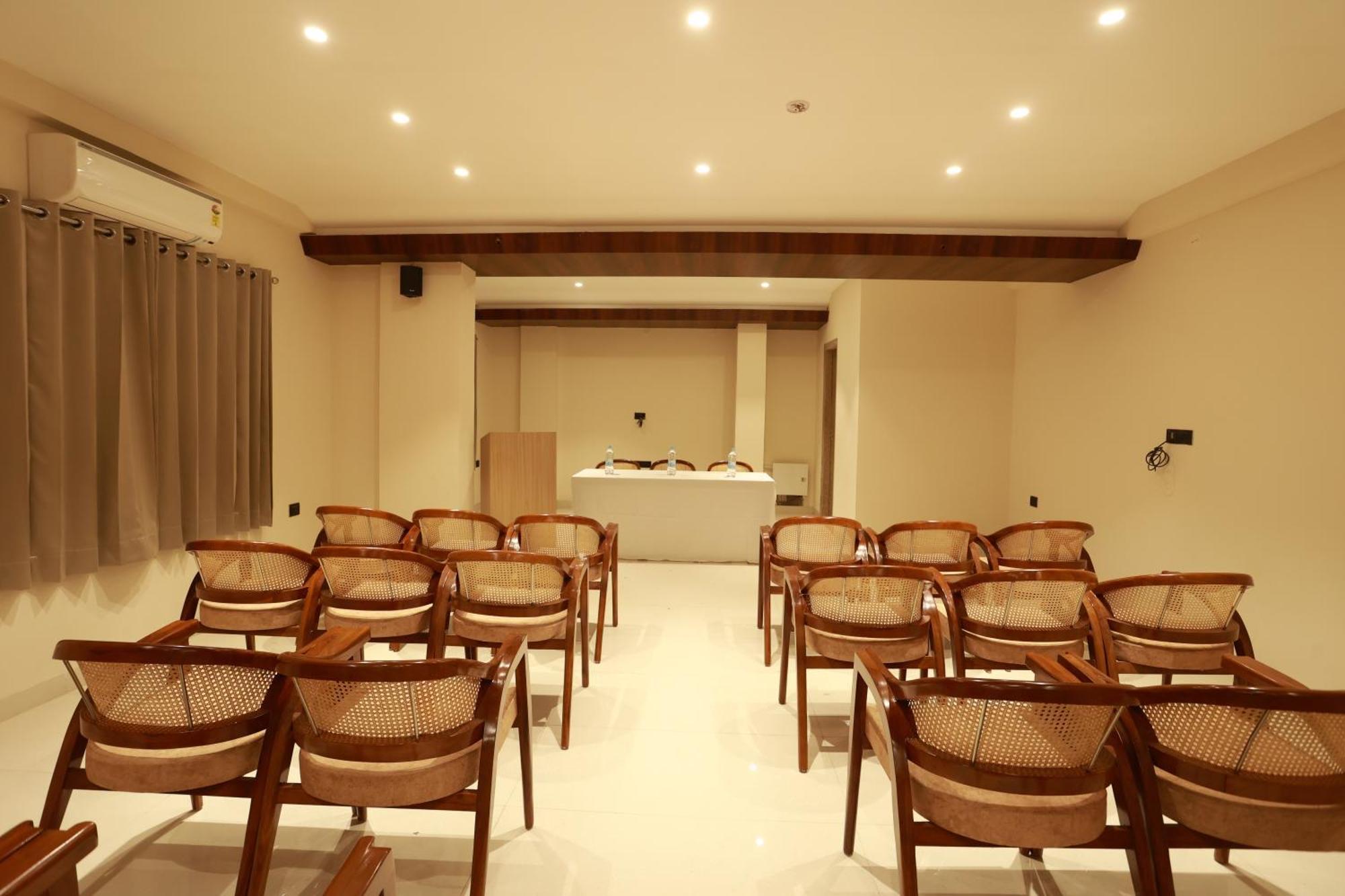 אודייפור Hotel Taviral Regency מראה חיצוני תמונה