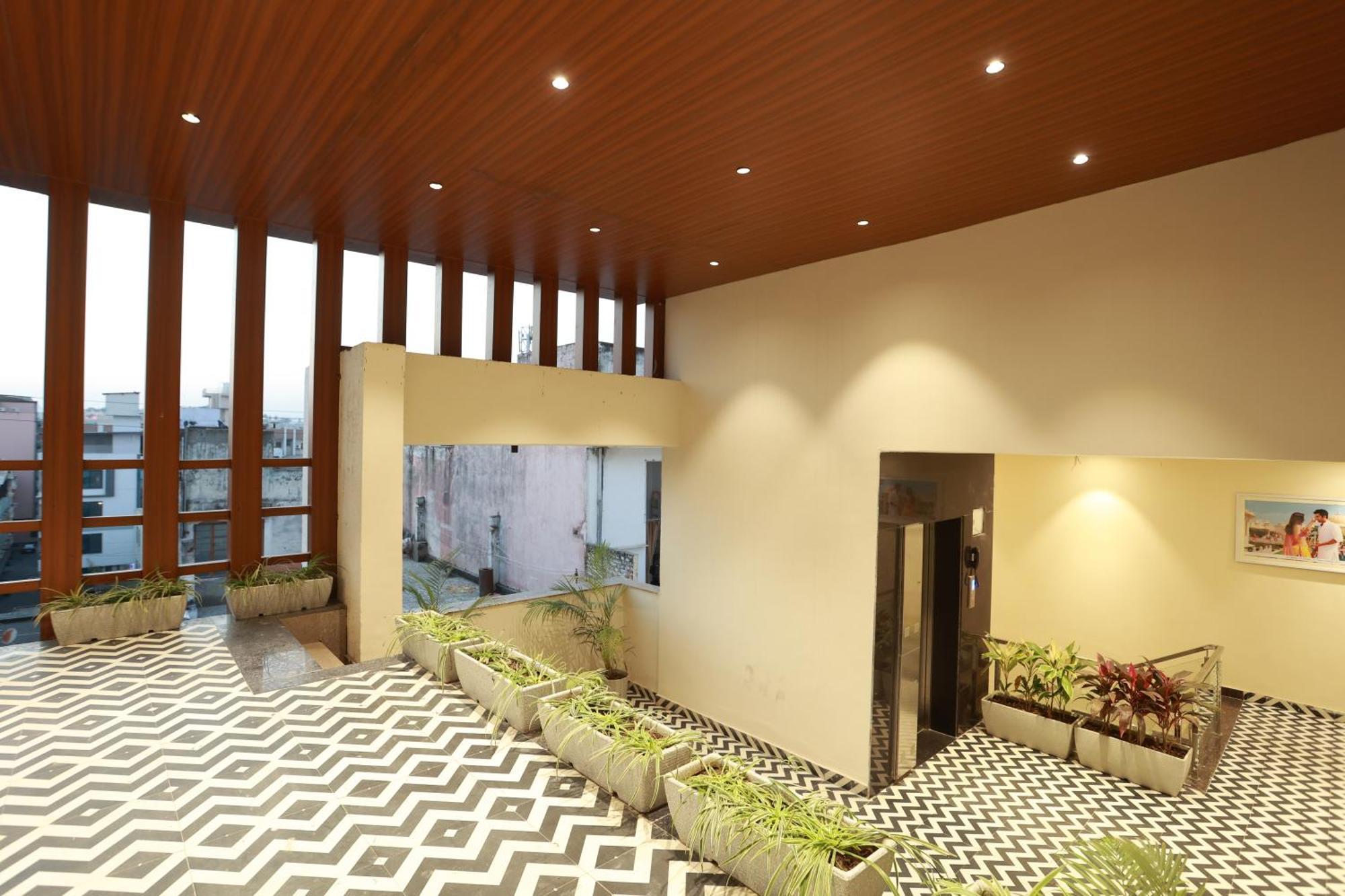 אודייפור Hotel Taviral Regency מראה חיצוני תמונה